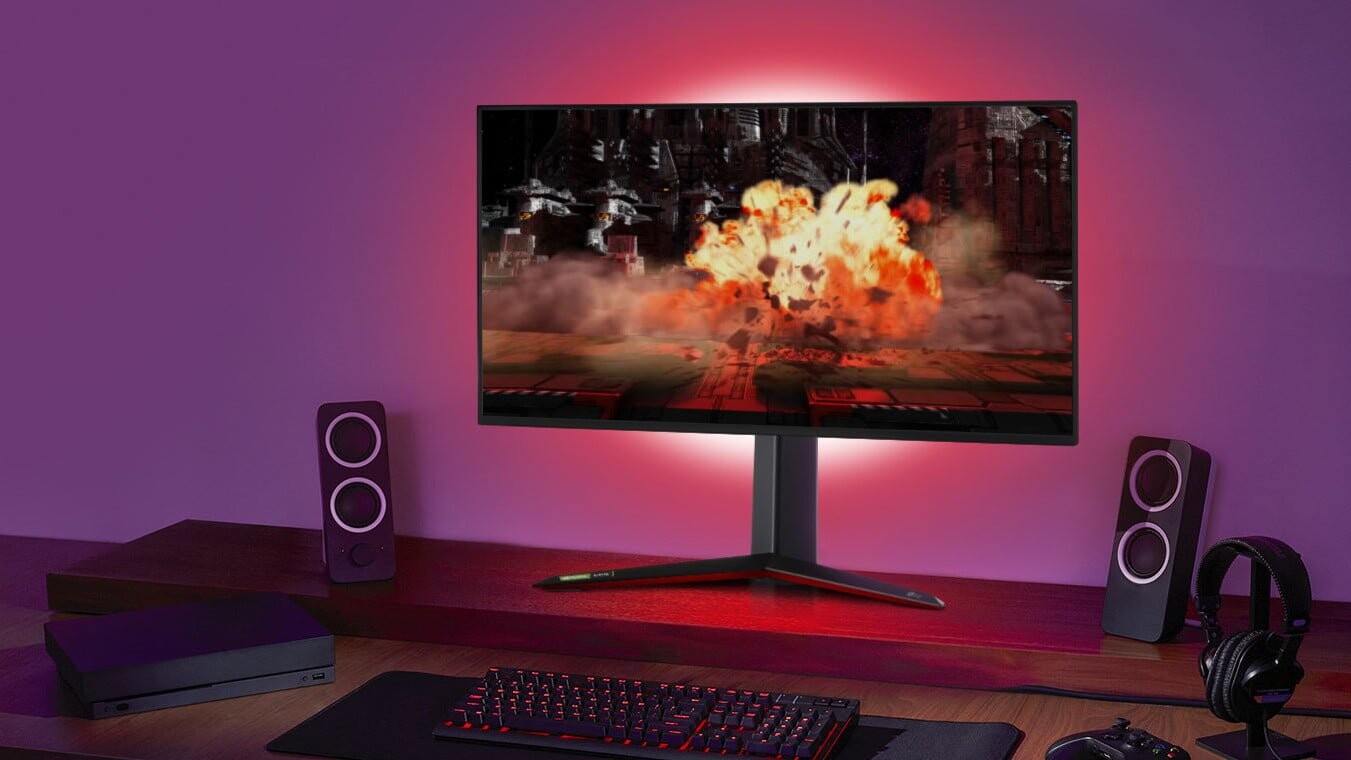 LG UltraGear 27GR95QL : Moniteur au Design League of Legends