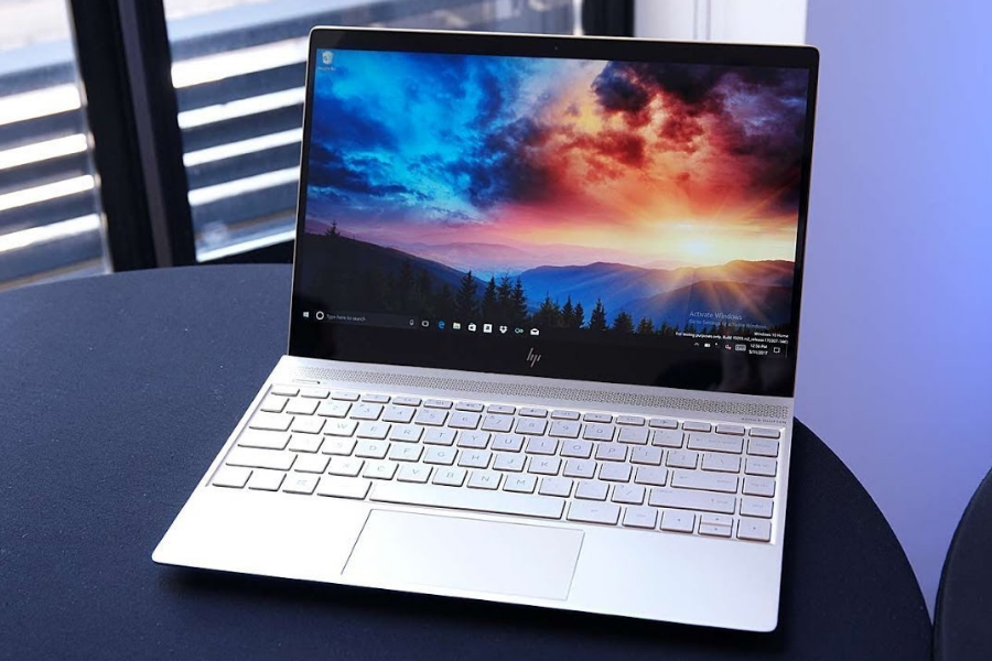 Meilleurs ordinateurs portables 17 pouces à moins de 300 euros en 2023 –  LaptopSpirit